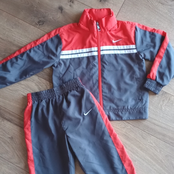 Nike 2-Piece Track Suit - Picture 2 of 11